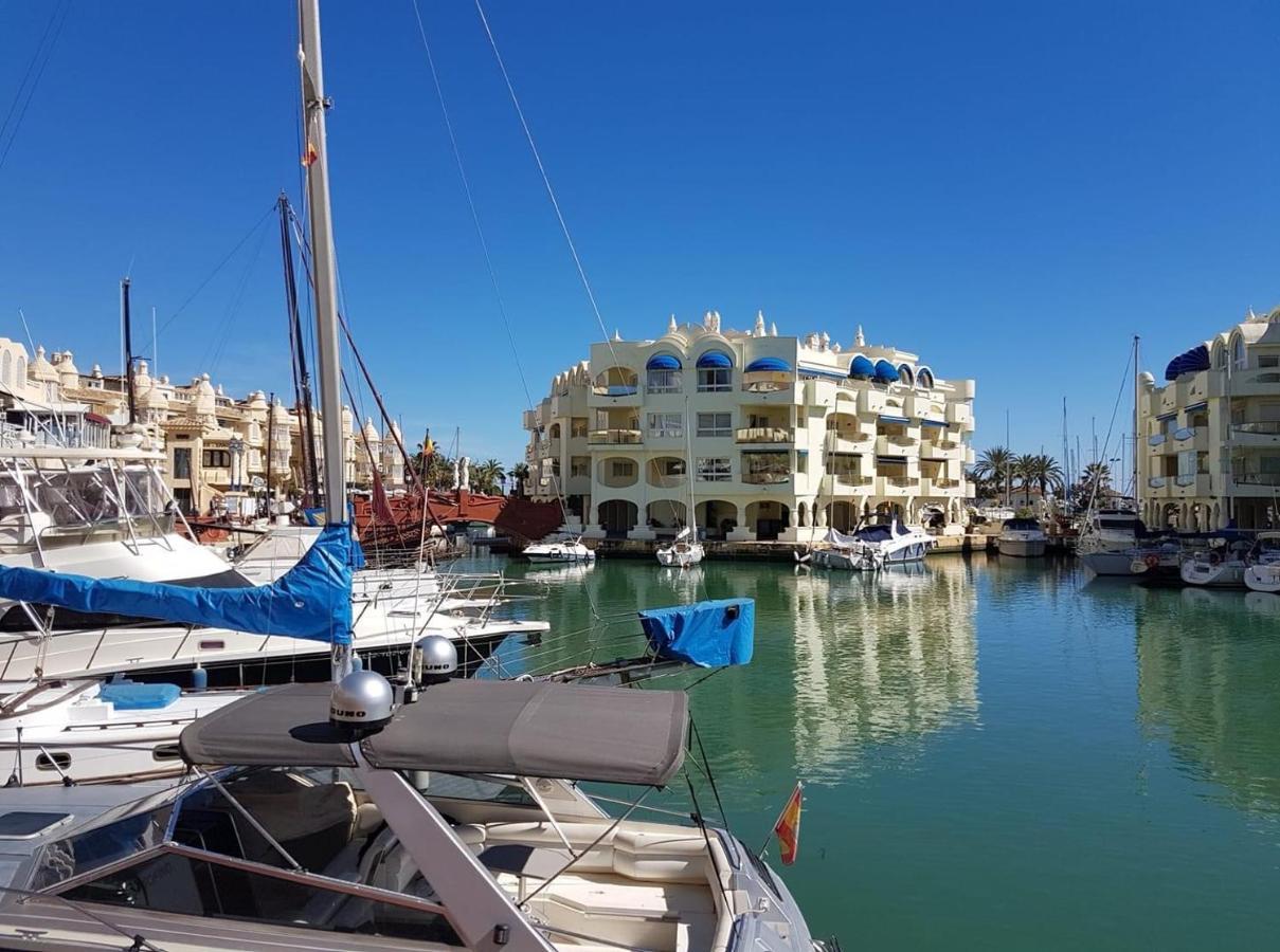 Apartamento Benalmadena Puerto Marina Apartman Kültér fotó