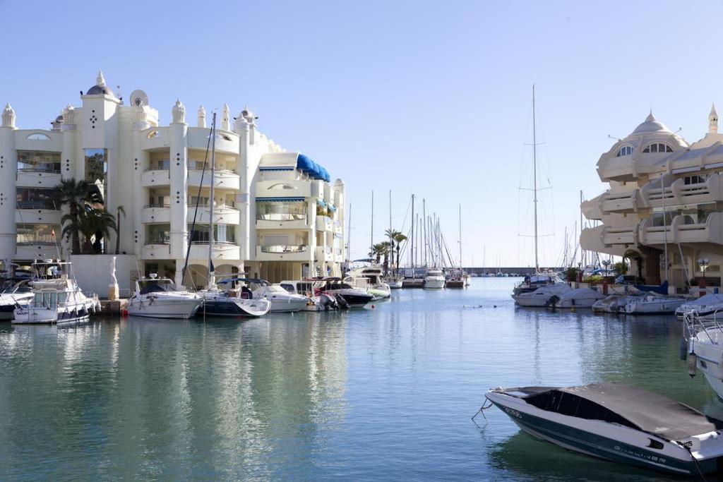 Apartamento Benalmadena Puerto Marina Apartman Kültér fotó