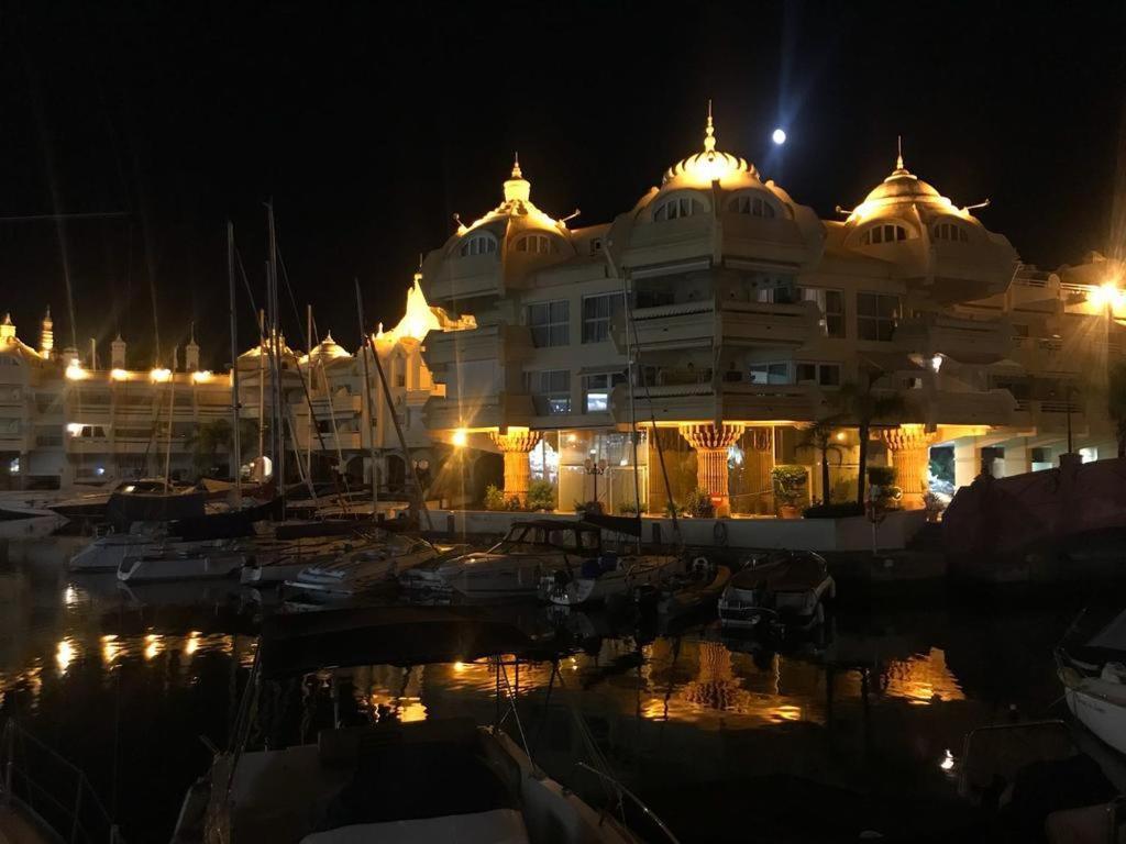 Apartamento Benalmadena Puerto Marina Apartman Kültér fotó